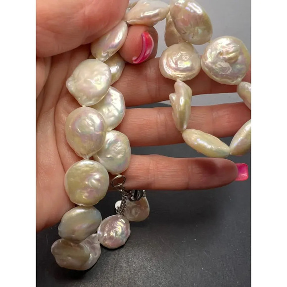 Cultured freshwater coin pearl necklace with sterling silver clasp and extension - Picture 11 of 11